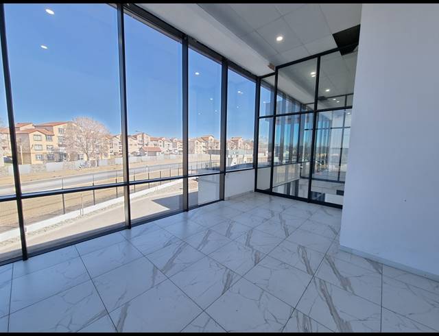 1,499M² WAREHOUSE TO LET IN ORMONDE